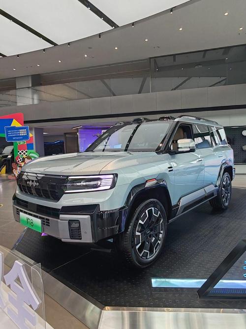 成都46比亚迪方程豹硬派越野的爆款，英菲尼迪35周年与你共成长